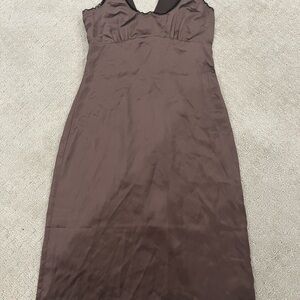 Elegant Brown Sleeveless Dress with lace trim